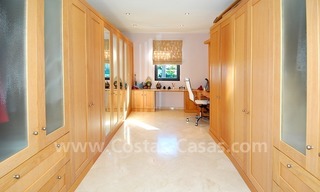 Villa de estilo moderno a la venta en Nueva Andalucía - Marbella 24