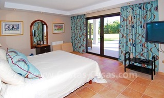 Villa de estilo moderno a la venta en Nueva Andalucía - Marbella 25