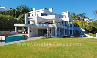 Villa de estilo moderno a la venta en Nueva Andalucía - Marbella 6
