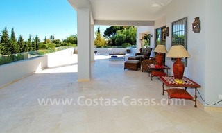 Villa de estilo moderno a la venta en Nueva Andalucía - Marbella 8