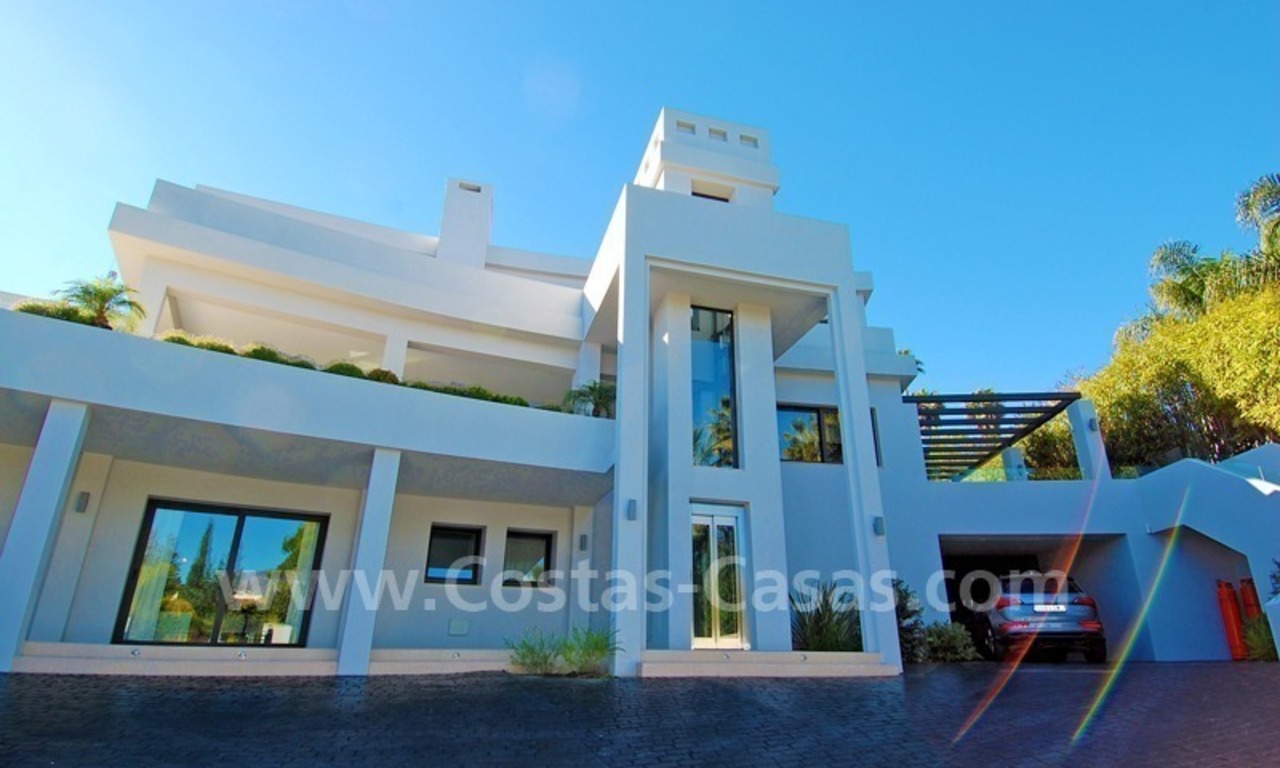 Villa de estilo moderno a la venta en Nueva Andalucía - Marbella 15