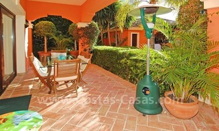 Villa de estilo clásico andaluz a la venta en la Milla de Oro en Marbella 6