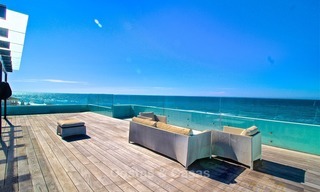Villa moderna frente al mar en venta en Marbella con vistas al Mediterráneo 1158 