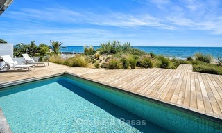 Villa moderna frente al mar en venta en Marbella con vistas al Mediterráneo 1202 