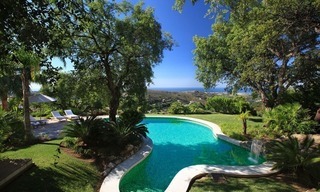 Exclusiva villa en venta en un complejo de golf en la zona de Marbella – Benahavis 1