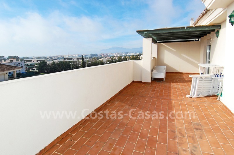 Apartamento ático a la venta en Nueva Andalucía - Marbella