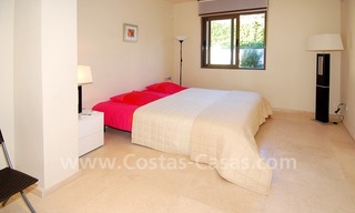 Apartamento de golf de estilo moderno a la venta, complejo de golf de 5*, Benahavis - Estepona - Marbella 8