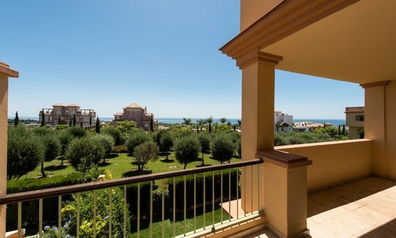 2 Apartamentos de golf a precio de ganga en venta, complejo de golf, Benahavis – Marbella 0
