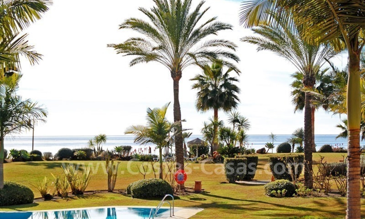 Apartamento de lujo a pie de playa en venta, Nueva Milla de Oro entre Puerto Banús - Marbella y el centro de Estepona 6