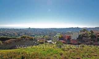 Amplio apartamento bajo elevado de lujo a la venta en Nueva Andalucía – Marbella 7