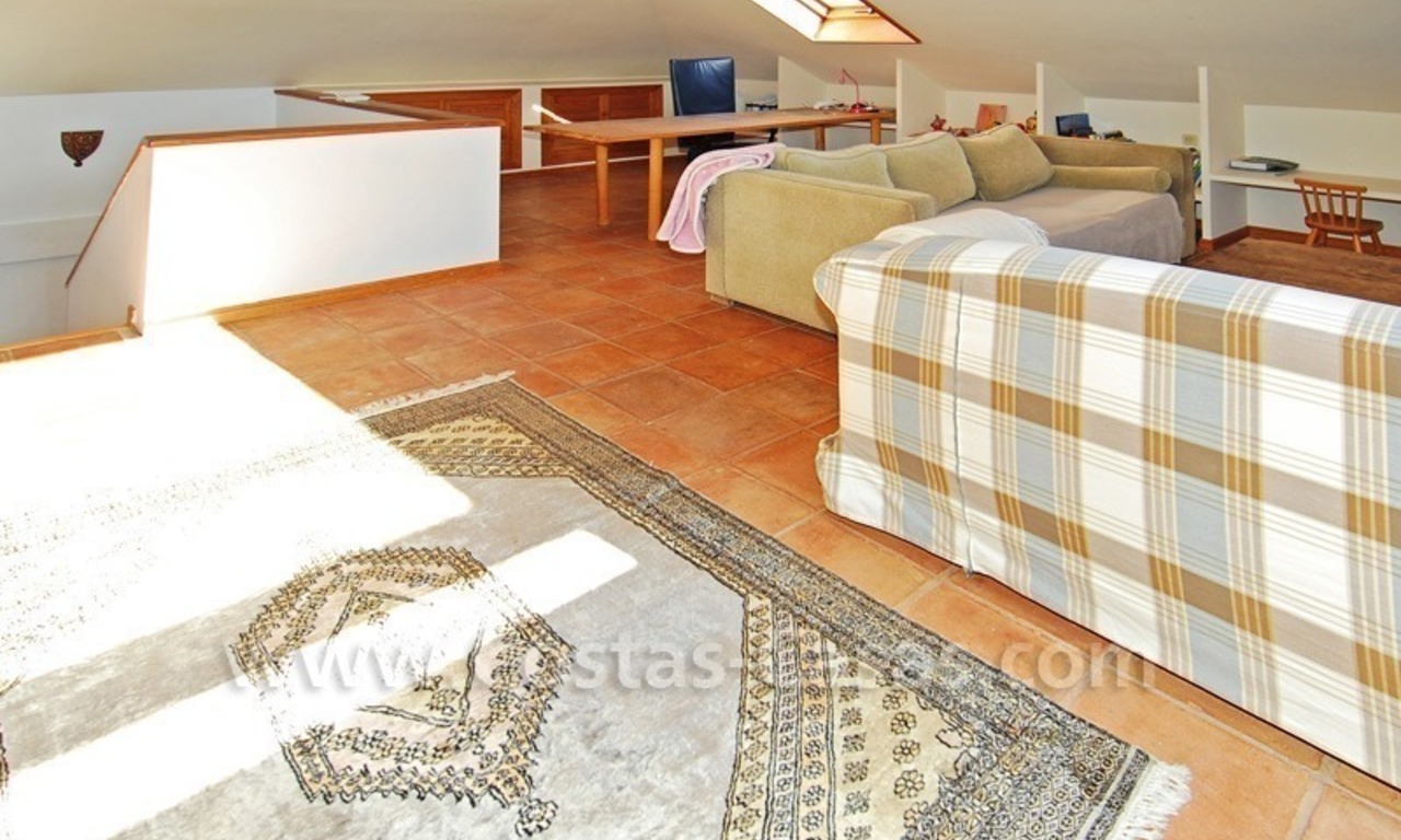 Villa de estilo andaluz a la venta en Nueva Andalucía - Marbella 21
