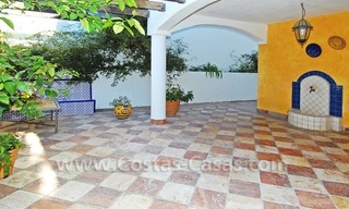 Villa de estilo andaluz a la venta en Nueva Andalucía - Marbella 8