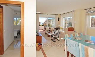 Apartamento en la playa de lujo a la venta, complejo situado frontal al mar en la Nueva Milla de Oro, Marbella - Estepona 3