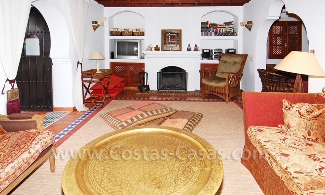 Casa doble de estilo morisco-andaluz a la venta en la Milla de Oro cerca de Puerto Banús 18