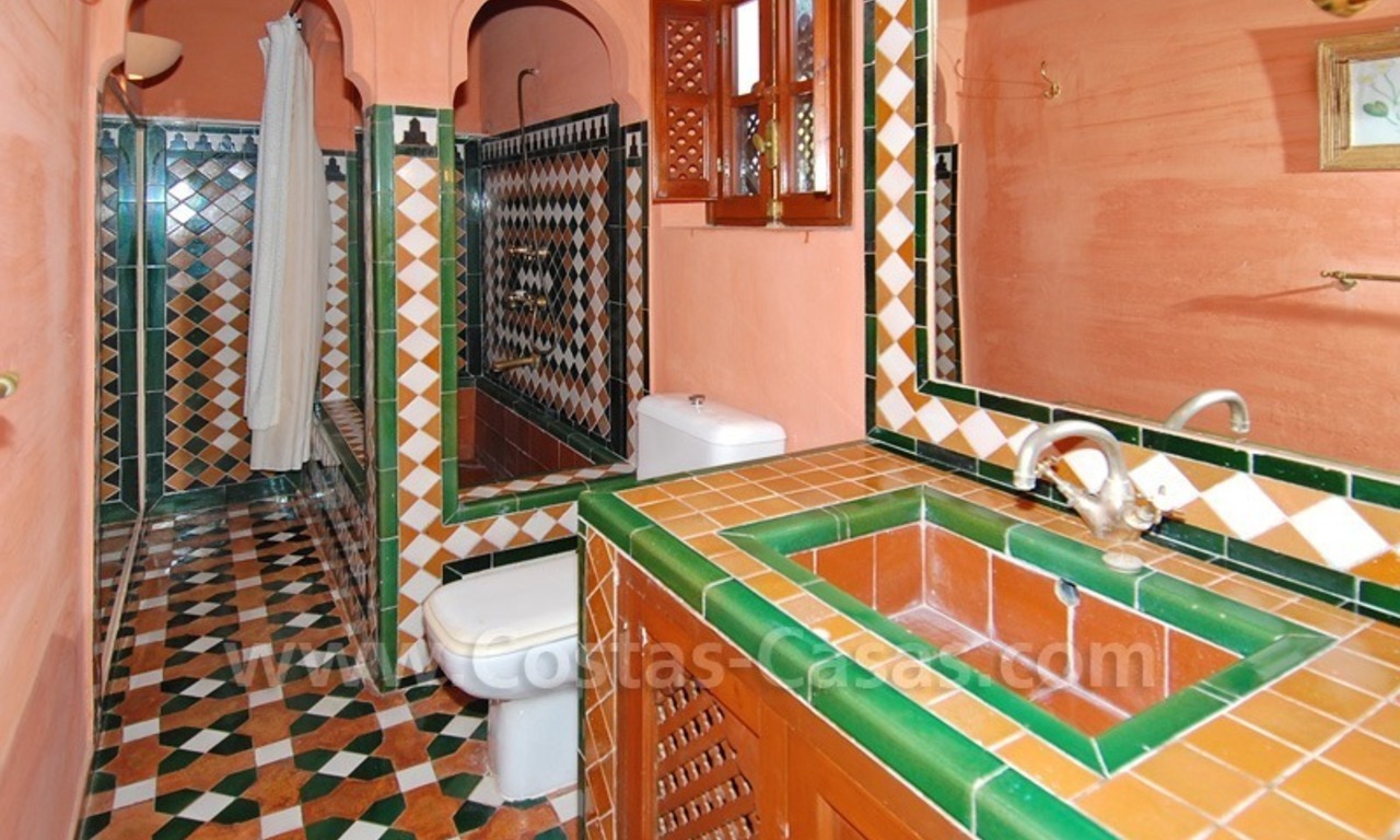 Casa doble de estilo morisco-andaluz a la venta en la Milla de Oro cerca de Puerto Banús 27