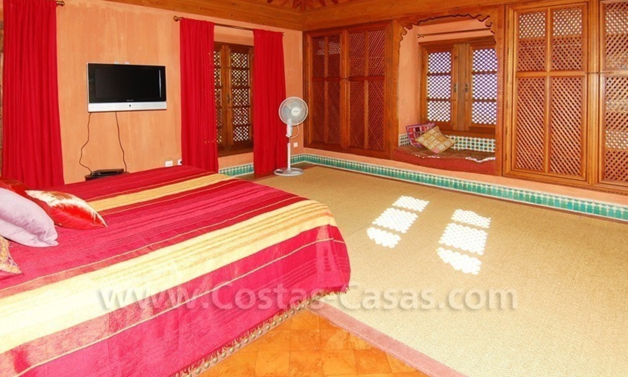 Casa doble de estilo morisco-andaluz a la venta en la Milla de Oro cerca de Puerto Banús 12