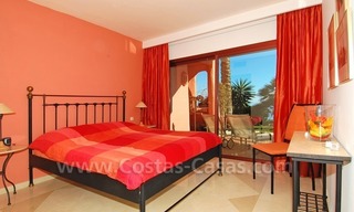Apartamento en primera línea de playa a la venta, complejo situado frente al mar, Nueva Milla de Oro, Marbella - Estepona 13