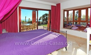 Apartamento en primera línea de playa a la venta, complejo situado frente al mar, Nueva Milla de Oro, Marbella - Estepona 15