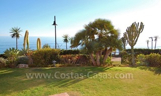 Apartamento en primera línea de playa a la venta, complejo situado frente al mar, Nueva Milla de Oro, Marbella - Estepona 5