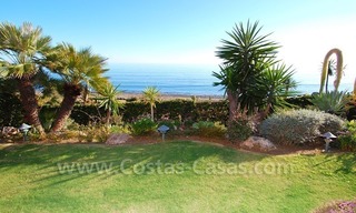 Apartamento en primera línea de playa a la venta, complejo situado frente al mar, Nueva Milla de Oro, Marbella - Estepona 6