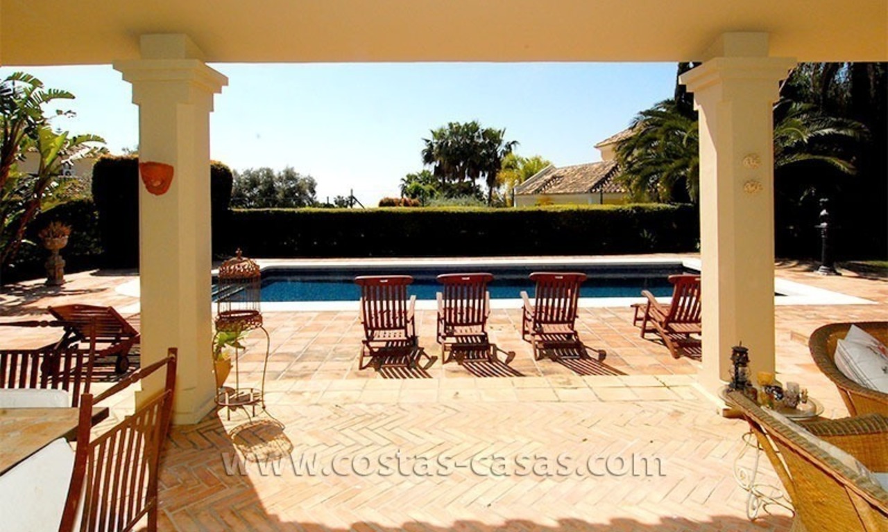 Villa de estilo andaluz a la venta en Estepona - Marbella 5