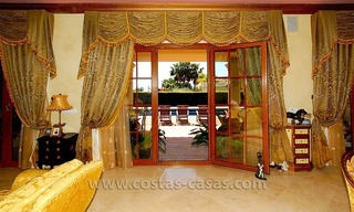 Villa de estilo andaluz a la venta en Estepona - Marbella 10