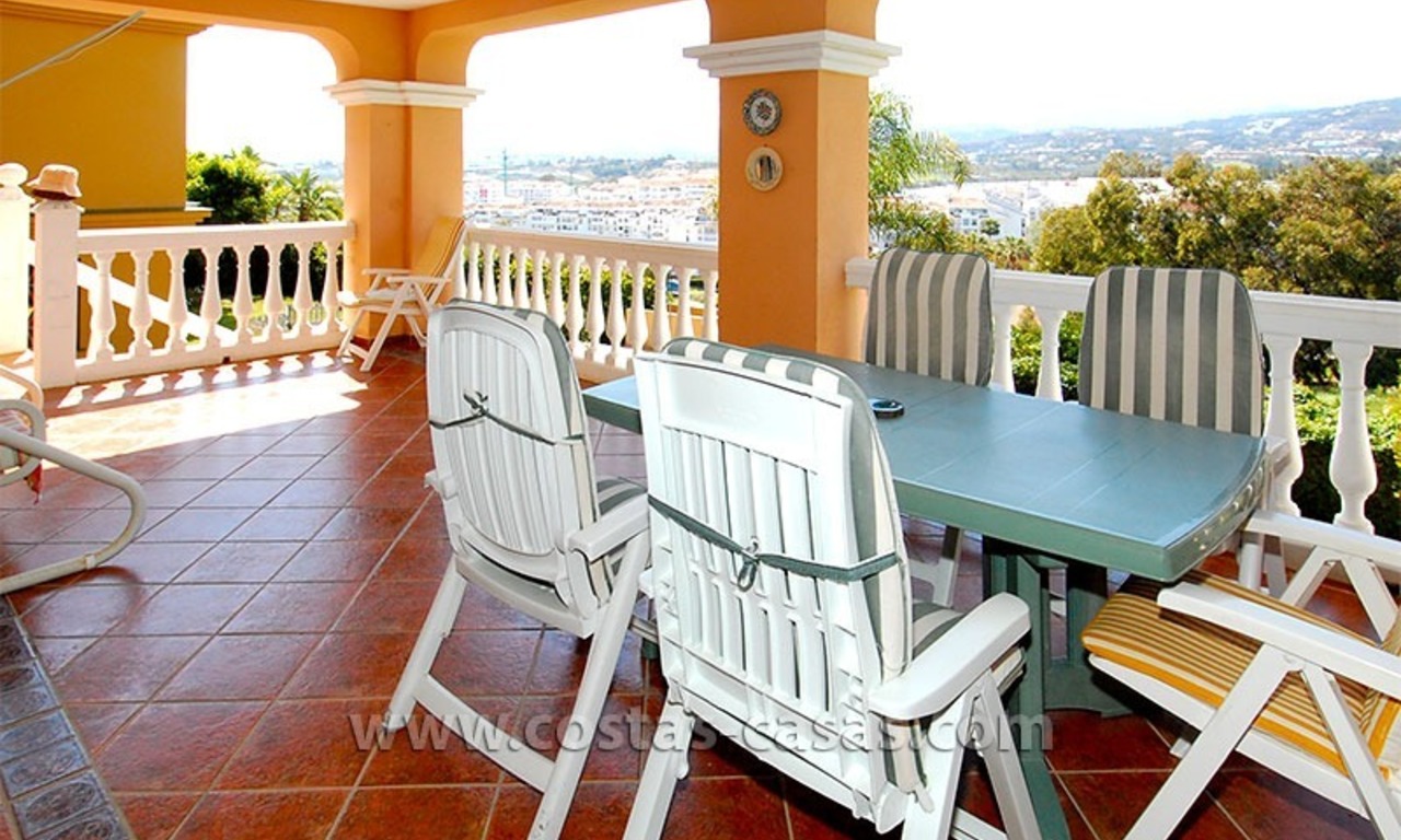 Villa de estilo español a la venta en Nueva Andalucía - Marbella 1