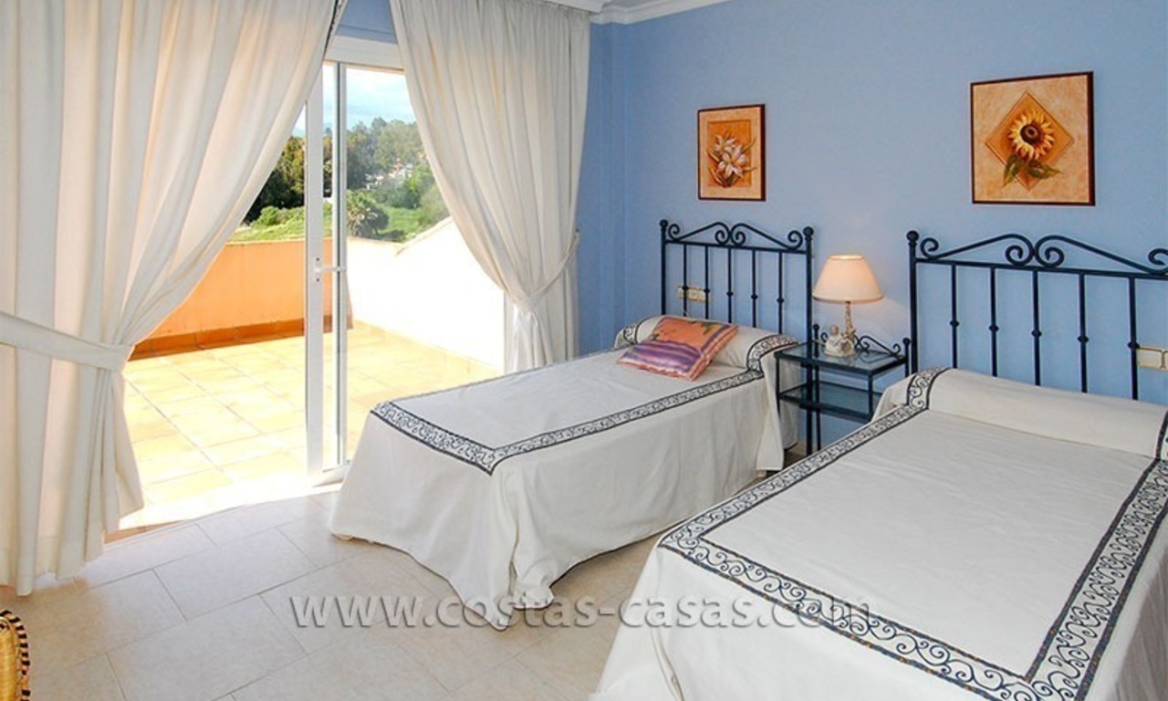 Villa de estilo español a la venta en Nueva Andalucía - Marbella 13