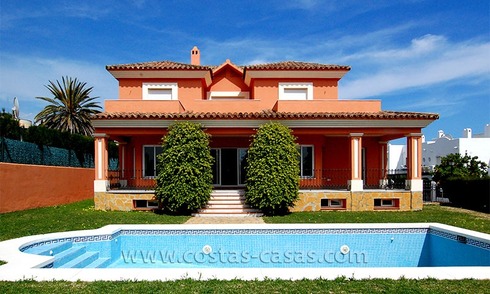 Ganga! Villa a la venta en la Nueva Milla de Oro, Marbella - Estepona 