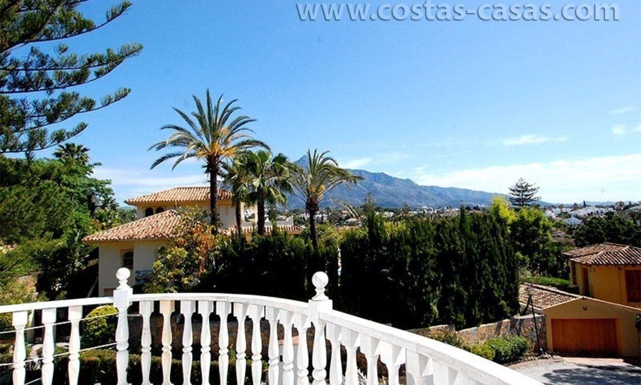 Villa situada en segunda línea de golf a la venta en Nueva Andalucía - Marbella 5