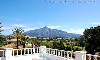 Villa situada en segunda línea de golf a la venta en Nueva Andalucía - Marbella 7