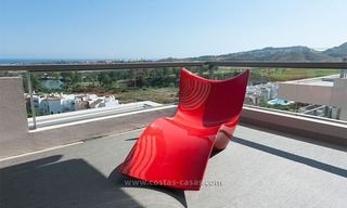 En Alquiler: Nuevo, ático de lujo de estilo contemporáneo en Marbella-Benahavis, Costa del Sol 7