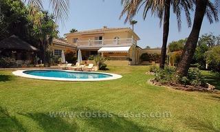 Villa de estilo andaluz para comprar cerca de San Pedro en Marbella 0