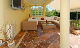 Villa de estilo andaluz para comprar cerca de San Pedro en Marbella 11