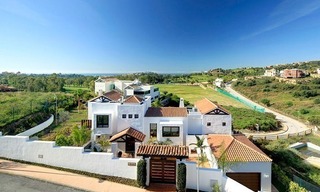 Villa de lujo contemporánea en segunda línea de golf a la venta en Marbella – Benahavis 2