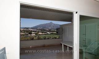 Apartamento moderno para comprar en Nueva Andalulcía - Marbella 2