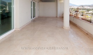 Apartamento moderno a la venta en Nueva Andalulcía - Marbella 2