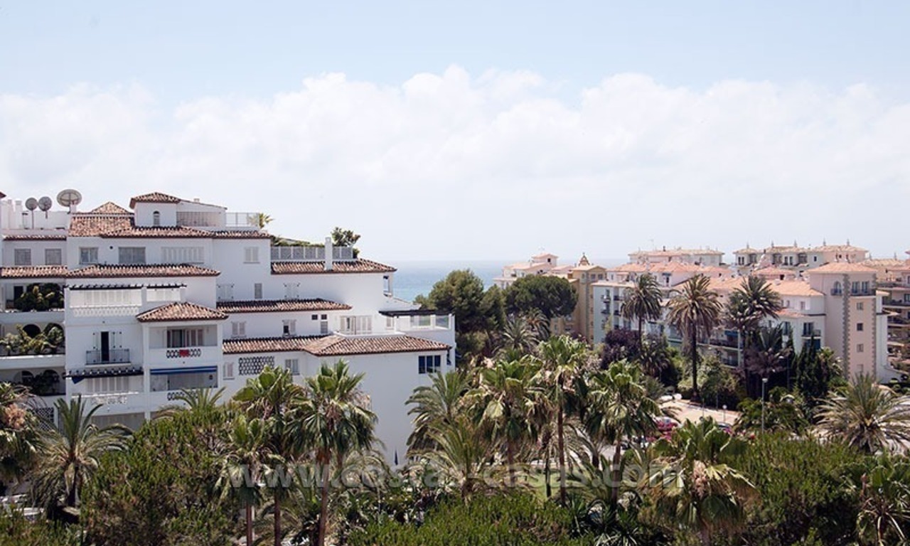 Apartamento en la playa a la venta en Puerto Banús - Marbella 12