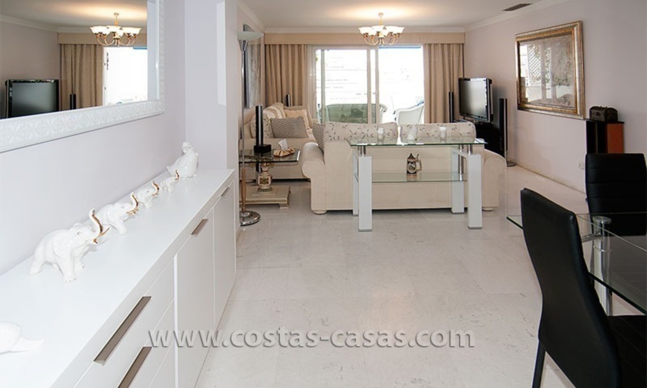 Apartamento en la playa a la venta en Puerto Banús - Marbella 3