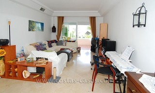 Apartamento en la playa a la venta, complejo en primera línea de playa, Nueva Milla de Oro, Marbella - Estepona 2