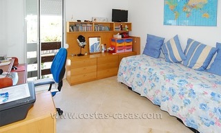 Apartamento en la playa a la venta, complejo en primera línea de playa, Nueva Milla de Oro, Marbella - Estepona 6