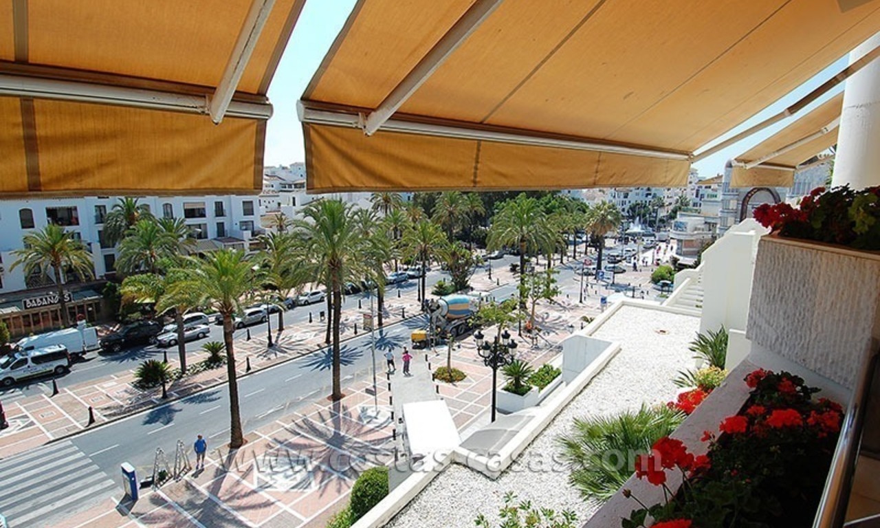 Apartamento en la playa a la venta en Puerto Banús – Marbella 0