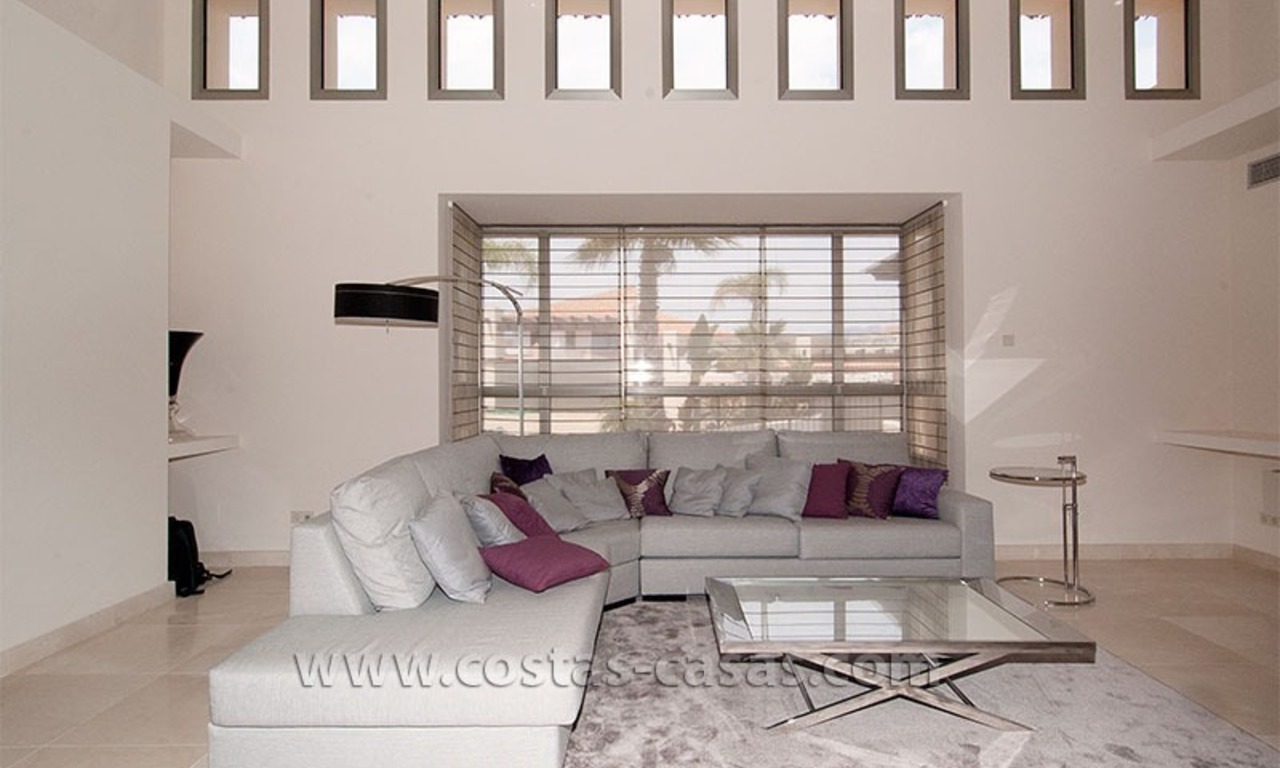 Villa estilo moderno andaluz a la venta, resort de golf, Nueva Milla de Oro entre Puerto Banús - Marbella, Benahavis - Estepona 7