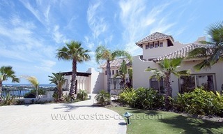 Villa estilo moderno andaluz a la venta, resort de golf, Nueva Milla de Oro entre Puerto Banús - Marbella, Benahavis - Estepona 33