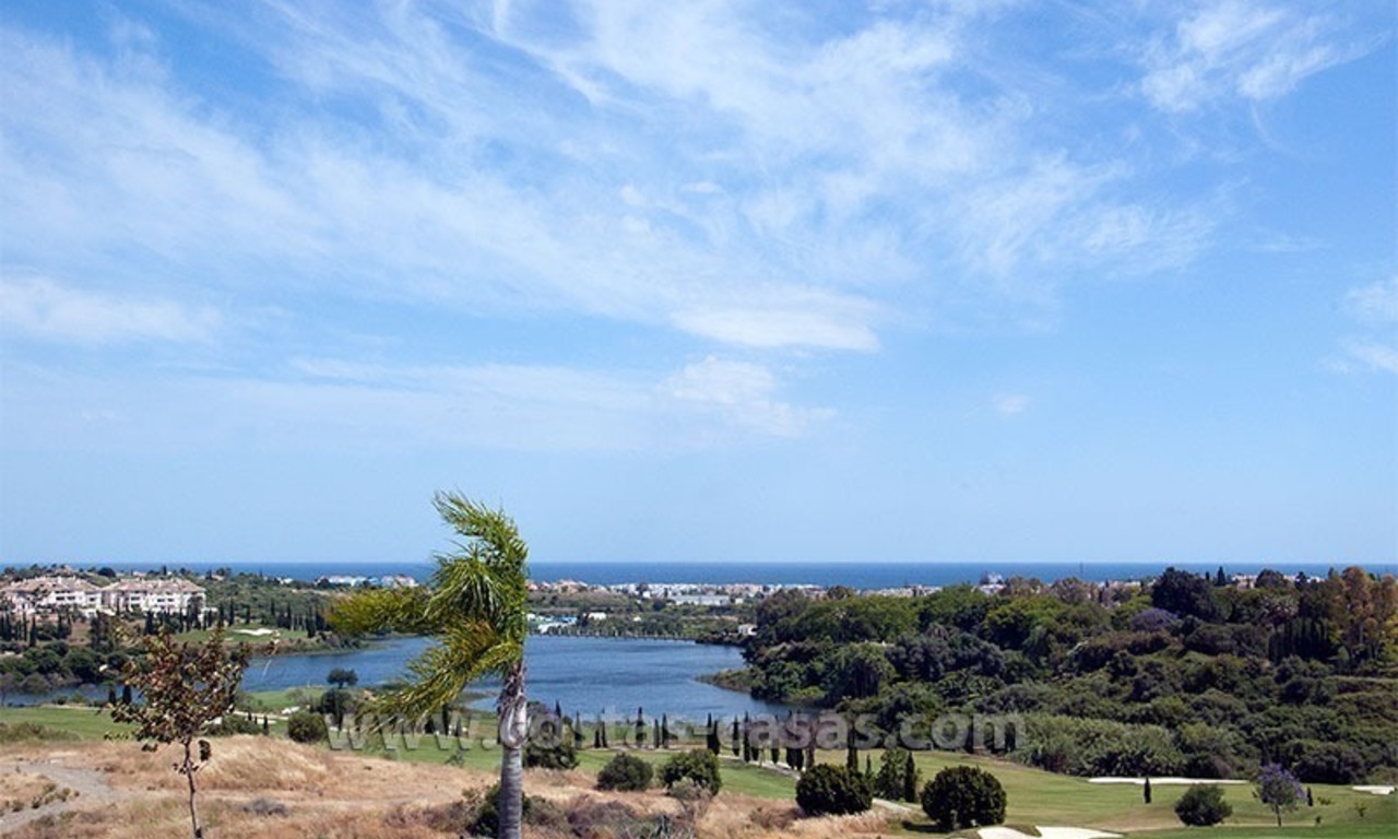 Villa estilo moderno andaluz a la venta, resort de golf, Nueva Milla de Oro entre Puerto Banús - Marbella, Benahavis - Estepona 30