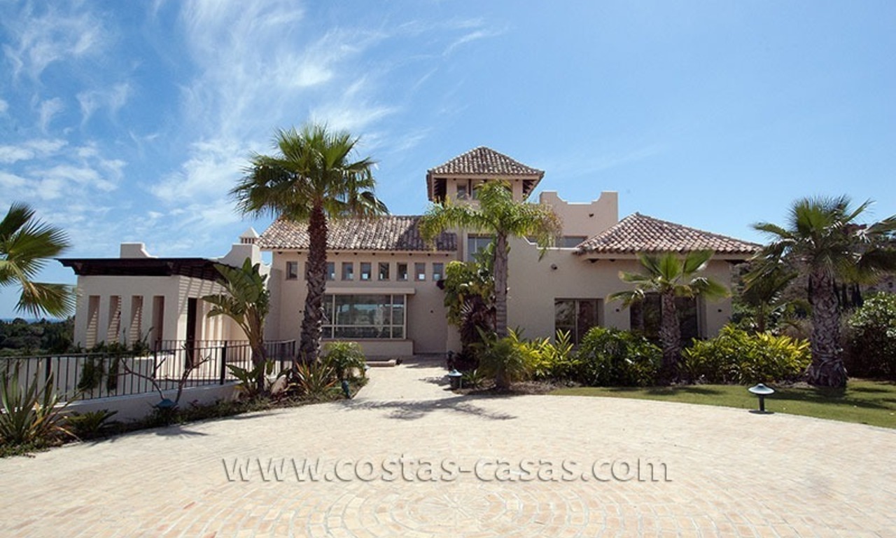 Villa estilo moderno andaluz a la venta, resort de golf, Nueva Milla de Oro entre Puerto Banús - Marbella, Benahavis - Estepona 35
