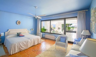 Villa situada en primera línea de playa en venta en Marbella 12