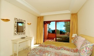 Apartamento de lujo frontal al mar para alquilar en vacaciones en complejo en primera línea de playa en la Milla de Oro, Marbella - Estepona, Costa del Sol 11