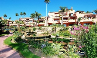 Apartamento de lujo frontal al mar para alquilar en vacaciones en complejo en primera línea de playa en la Milla de Oro, Marbella - Estepona, Costa del Sol 21