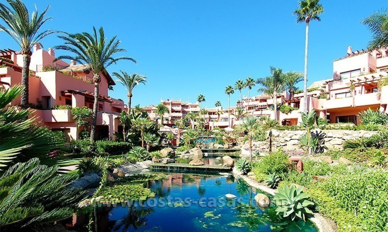 Apartamento de lujo frontal al mar para alquilar en vacaciones en complejo en primera línea de playa en la Milla de Oro, Marbella - Estepona, Costa del Sol 22